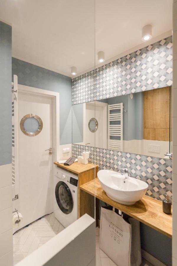 グディニャApartament Downtownアパートメント エクステリア 写真